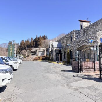 【今日のロックハート城】青空に映える英国の古城、春の訪れを感じて🌼