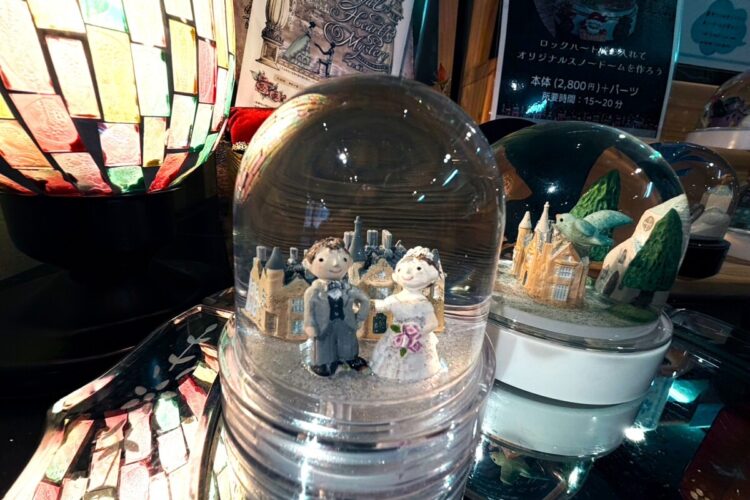 🏰【今日のロックハート城】世界にひとつだけ✨キラキラのスノードーム作りを体験！