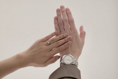 指輪に込められた想いとは？婚約指輪と結婚指輪の違いと意味