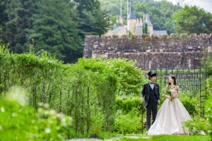 群馬県高山村・ロックハート城での結婚式を控えたお二人の前撮り。関東エリアのクラシカルな街並みや自然を活かした、一生の思い出に残るフォトウエディングのロケーション。
