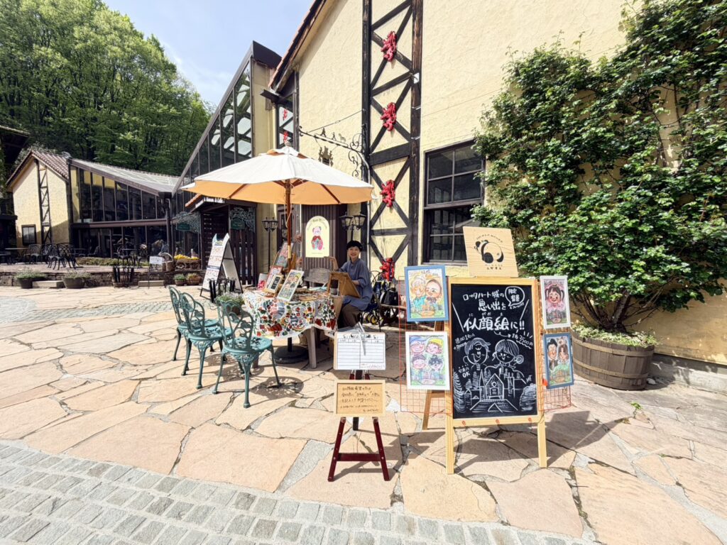パティオでの似顔絵コーナーの様子